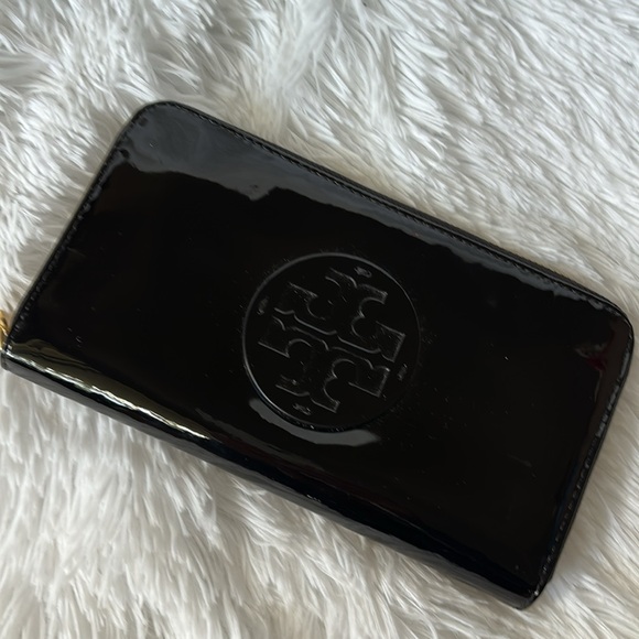 Tory Burch Ella Patent Tote Set - Picture 10 of 12